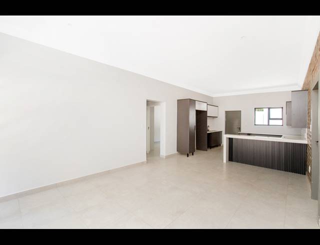 3 BEDROOM APARTMENT FOR SALE IN SANDOWN